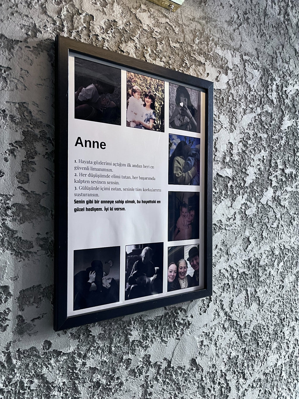 Siyah çerçeveli anneye özel fotoğraf kolaj tablosu