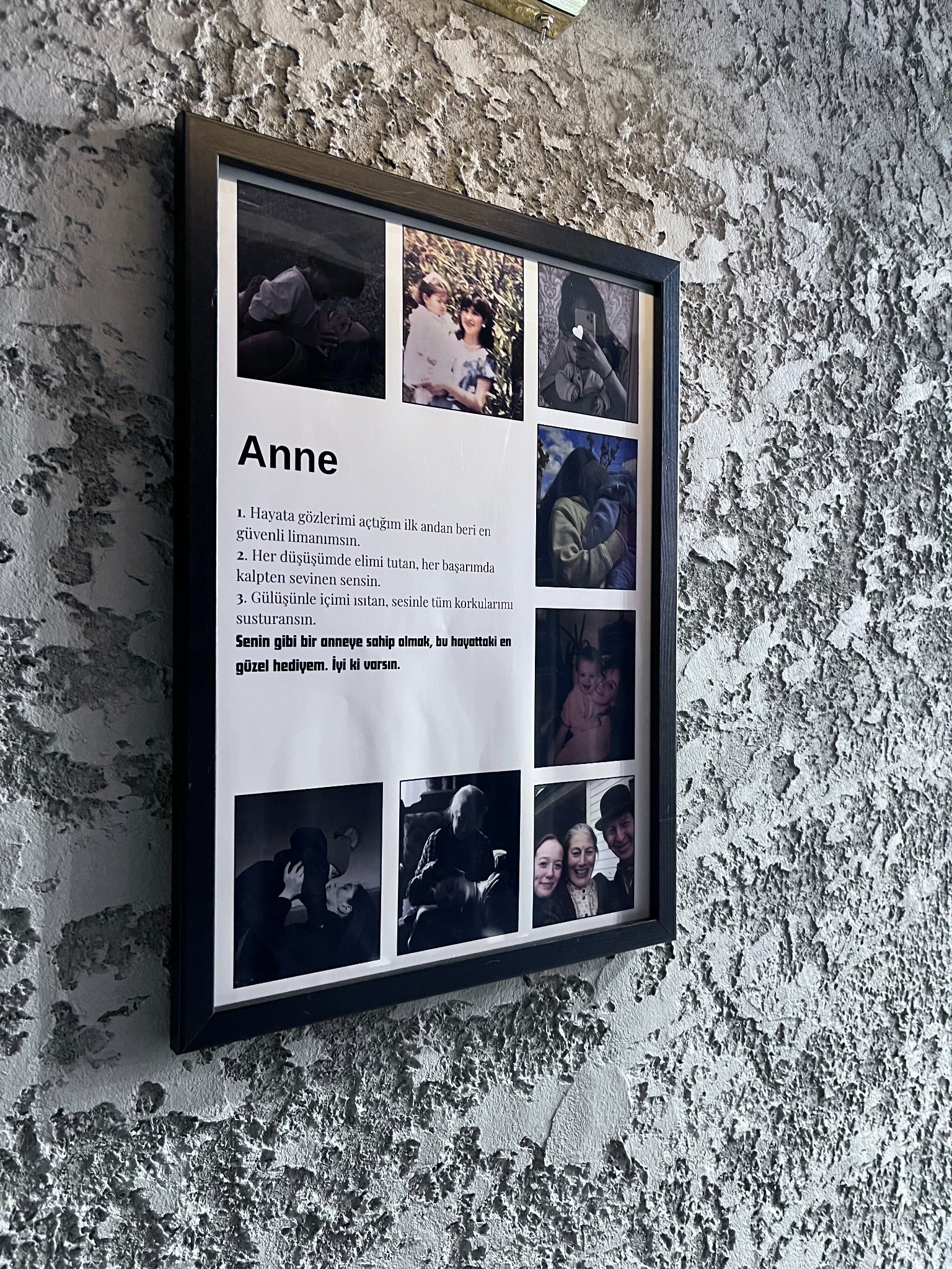 Siyah çerçeveli anneye özel fotoğraf kolaj tablosu