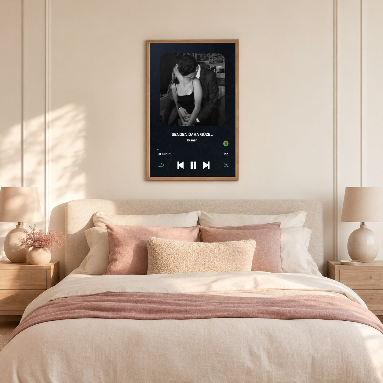 Kişiye özel fotoğraflı şarkı tablosu dekoratif duvar mockup görünümü 4
